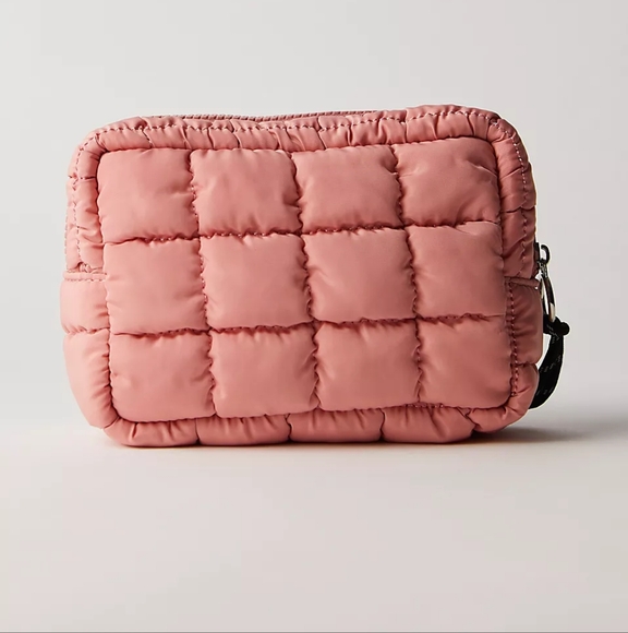 NEW Free people Quilted Mini Case (Ballet Slipper, Pink) - Picture 8 of 9